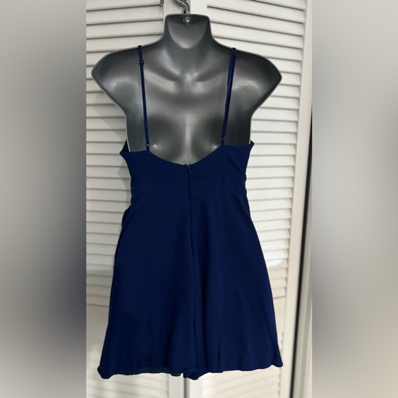 Lulu’s blue sleeveless wrap front side sash tie romper with surplice neckline Sm - Picture 3 of 8